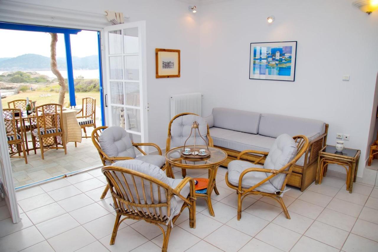 Aroura Homes 4Br Beachfront Villa Spétses Exterior foto
